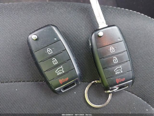 KNDJP3A55J7566949 KIA SOUL +