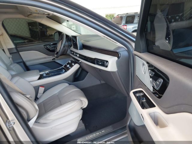 2020 LINCOLN AVIATOR 5LM5J7XC0LGL10343 Photo 4
