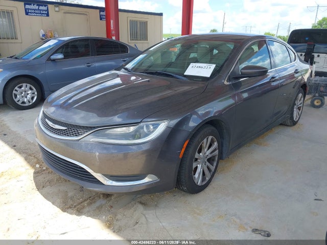 Chrysler 200 Limited 2015 1C3CCCAB0FN575351 Image 2