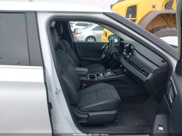 2024 MITSUBISHI OUTLANDER JA4J4VA88RZ062436 Photo 4
