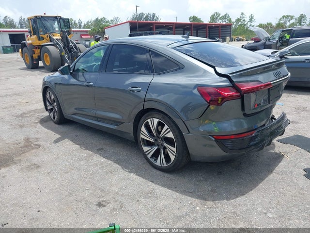 2024 AUDI Q8 E-TRON WA1DAAGEXRB062085 Photo 2