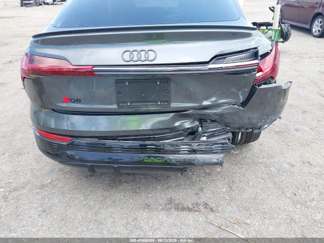 2024 AUDI Q8 E-TRON WA1DAAGEXRB062085 Photo 5