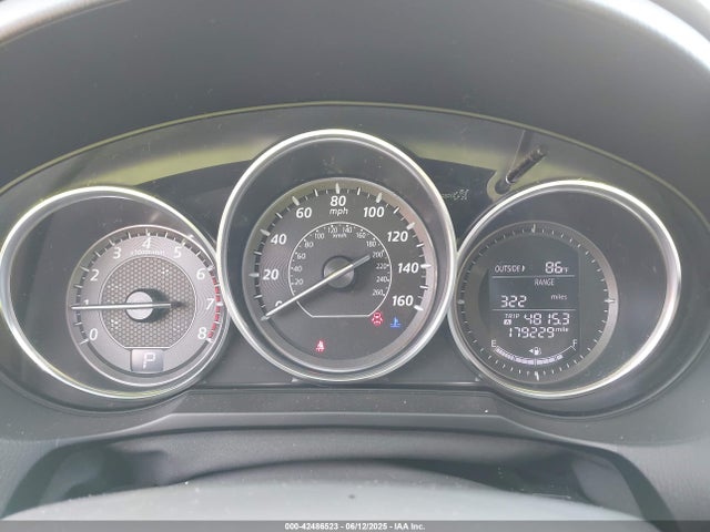 JM1GJ1U6XE1130403 Mazda py