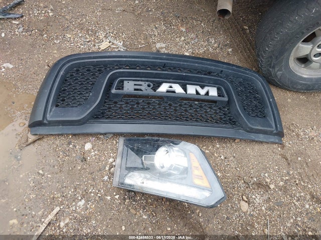 1C6RR6LG6RS156061 RAM 1500 Classic Warlock  4x2 5'7 Box