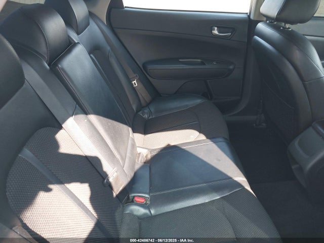 5XXGT4L33KG306825 KIA gdi