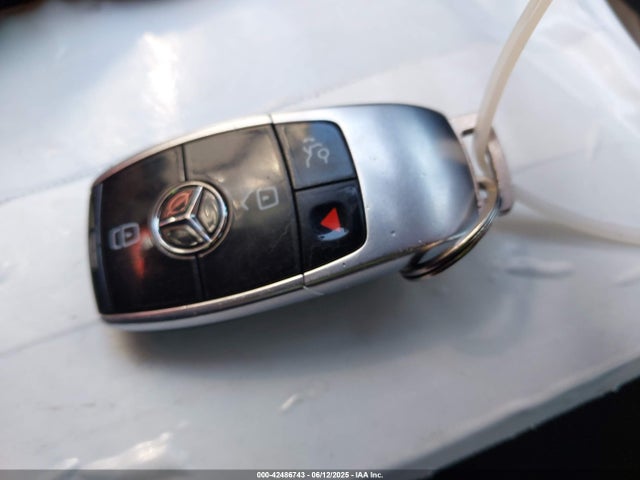 W1K1K5JB3MF151872 Mercedes-Benz m256