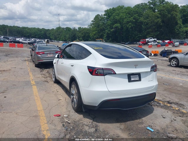 2023 TESLA MODEL Y 7SAYGDEE6PA148806 Photo 2