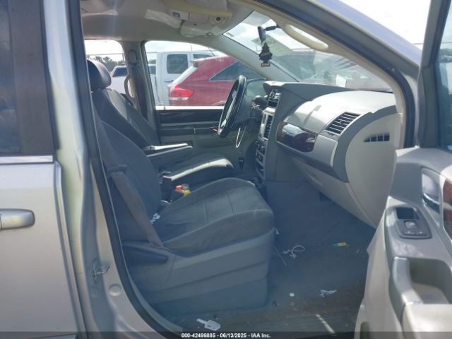 2010 CHRYSLER TOWN & COUNTRY 2A4RR5D14AR214553 Photo 4