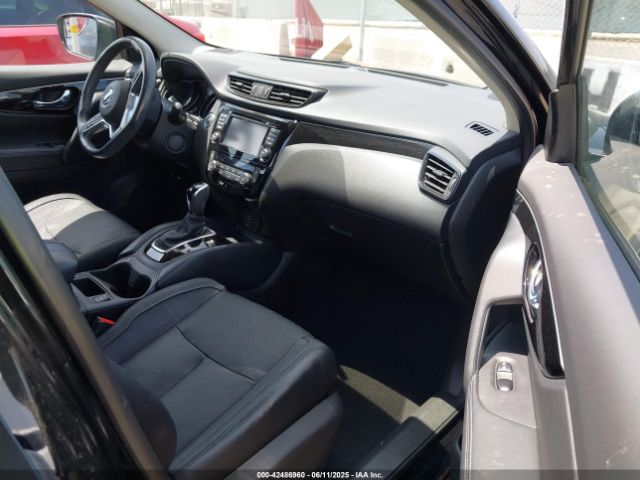JN1BJ1CP1HW030091 Nissan 2017