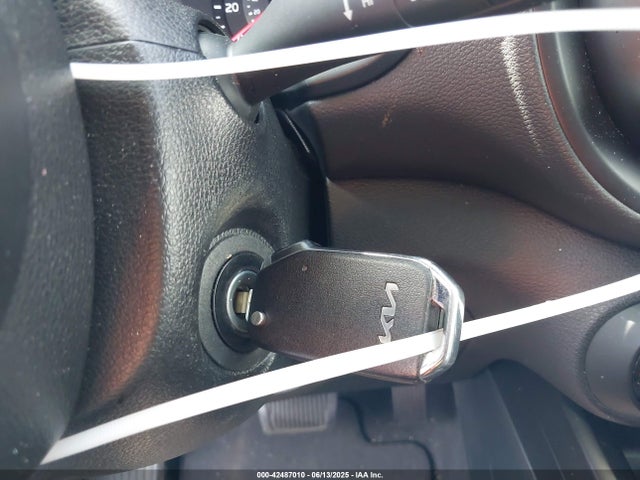KNDJ23AU8N7172454 KIA mpi nu