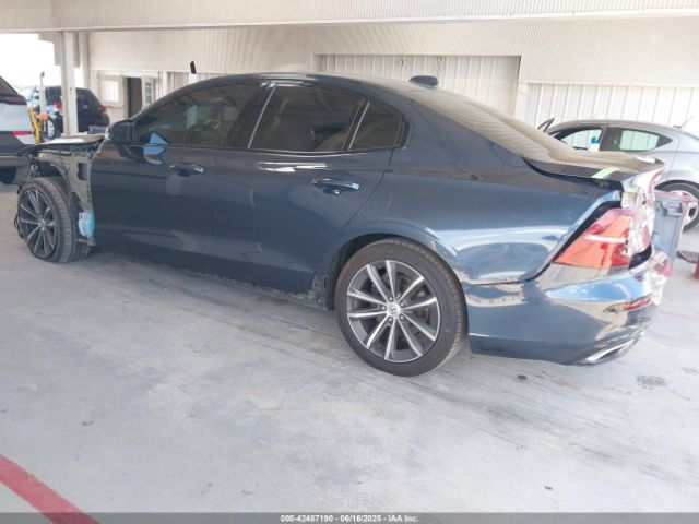 2022 VOLVO S60 7JRL12FZ5NG186923 Photo 2