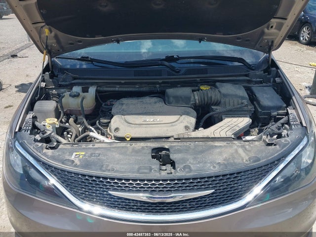 Chrysler Pacifica 2017 2C4RC1DG4HR704781 Image 10