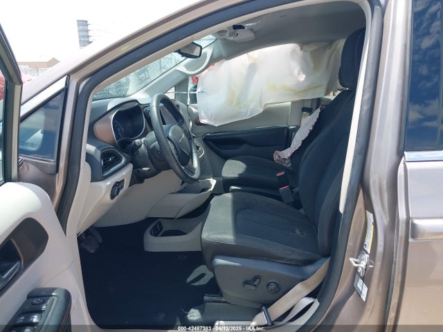 Chrysler Pacifica 2017 2C4RC1DG4HR704781 Image 5