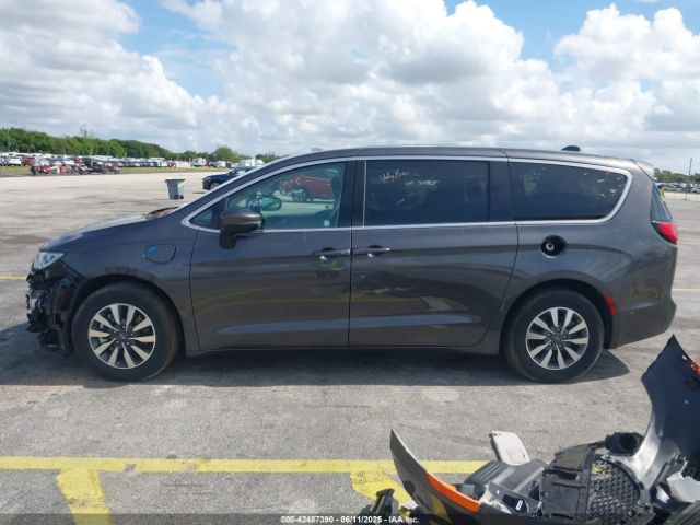 2C4RC1L74PR579782 Chrysler Pacifica Hybrid Touring L
