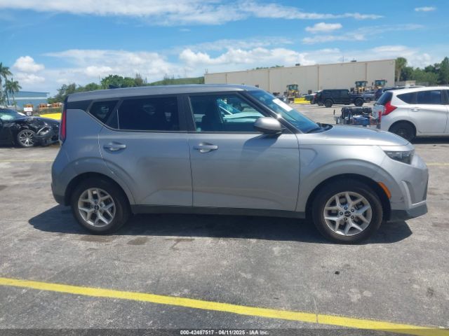 KNDJ23AU2R7910769 KIA SOUL LX