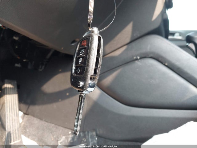 KM8J23A49JU837305 Hyundai TUCSON SE