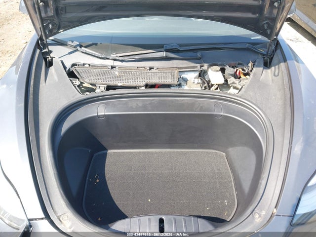 5YJ3E1EB6KF231195 Tesla 2019
