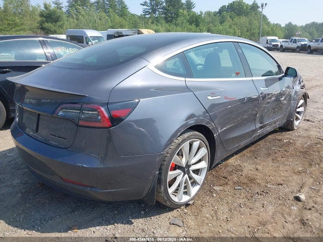5YJ3E1EB6KF231195 Tesla 2019