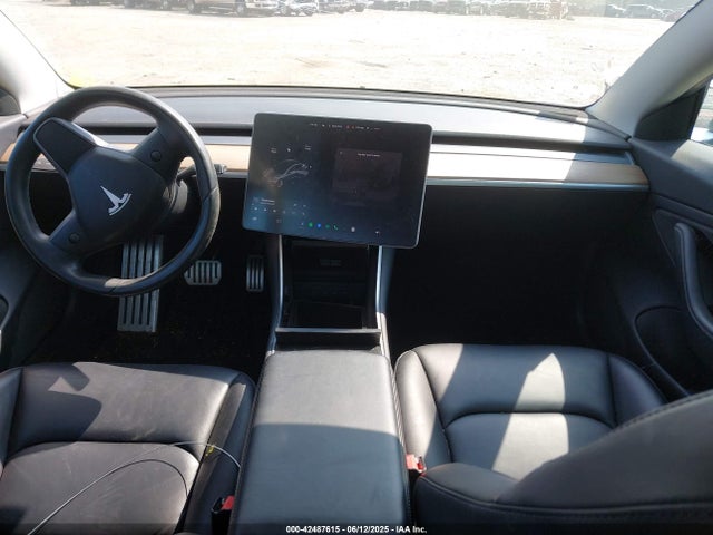 5YJ3E1EB6KF231195 Tesla 2019