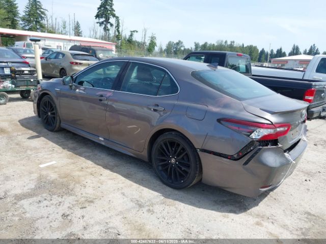 2021 TOYOTA CAMRY 4T1K31AK2MU559887 Photo 2