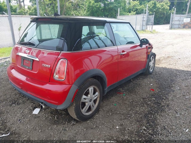 2006 MINI COOPER WMWRC33516TK18265 Photo 3
