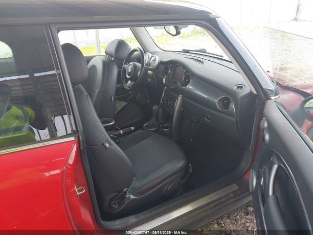2006 MINI COOPER WMWRC33516TK18265 Photo 4