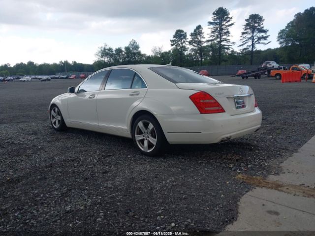 2010 MERCEDES-BENZ S 550 WDDNG8GB2AA355180 Photo 2