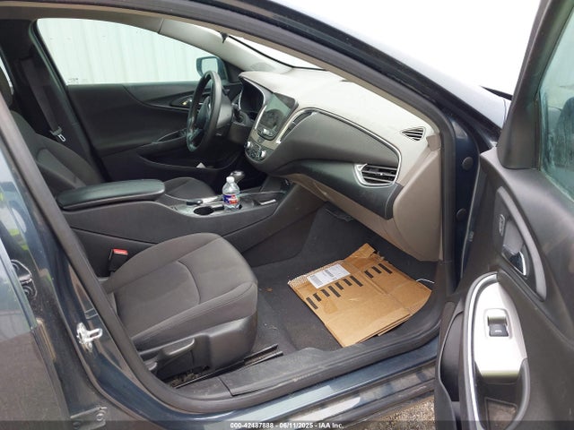 1G1ZD5STXKF145569 Chevrolet MALIBU LT
