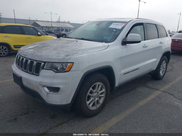 1C4RJEAG1JC185527 Jeep Grand Cherokee Laredo 4x2
