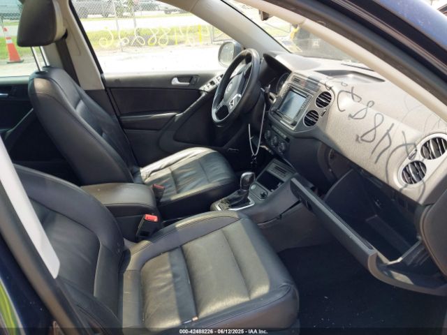 2016 VOLKSWAGEN TIGUAN WVGAV7AX2GW560938 Photo 4