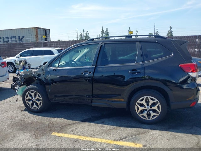 JF2SKAFCXMH517180 Subaru na u5