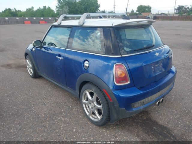 2007 MINI COOPER S WMWMF73597TT85242 Photo 2