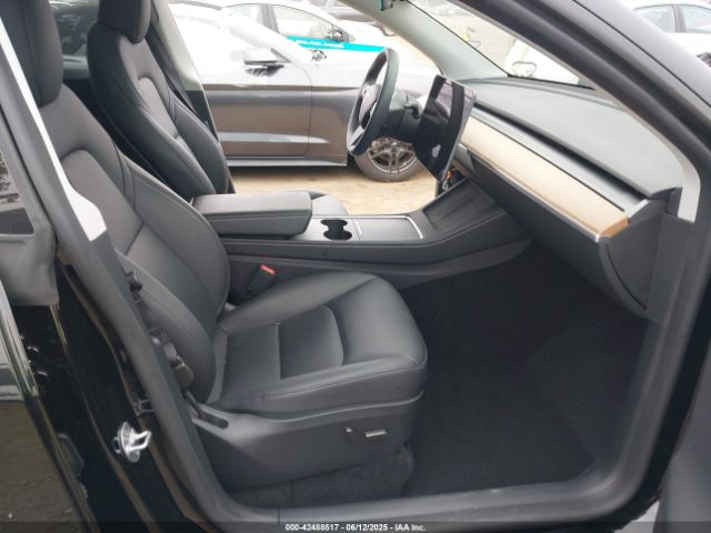 2024 TESLA MODEL Y 7SAYGDEE7RA236864 Photo 4