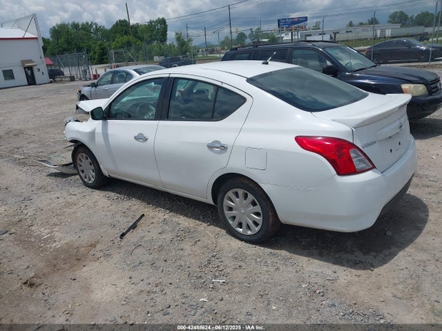 3N1CN7AP3JL828439 Nissan 2018