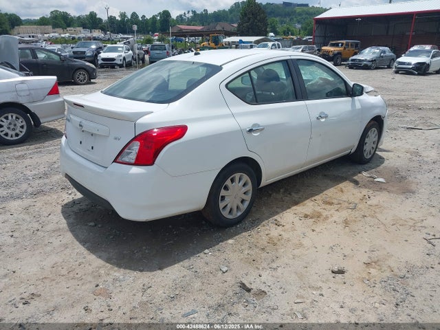 3N1CN7AP3JL828439 Nissan 2018