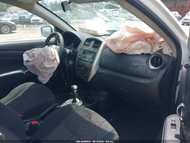 3N1CN7AP3JL828439 Nissan 2018