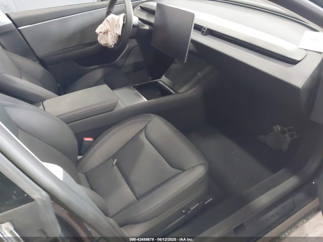 2025 TESLA MODEL 3 5YJ3E1EA4SF007401 Photo 4