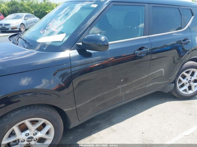 KNDJ23AU3R7897711 KIA SOUL LX