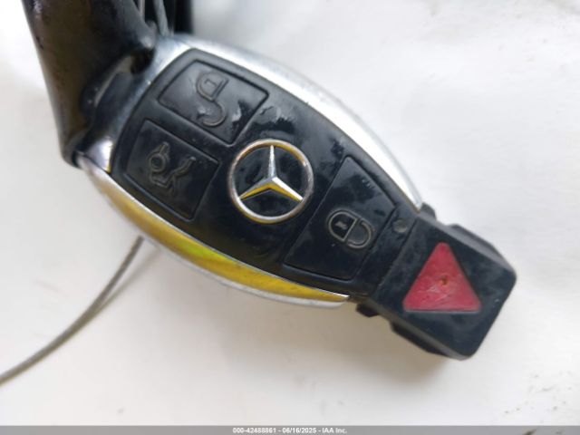 2012 MERCEDES-BENZ C 300 WDDGF8BB1CR196238 Photo 10
