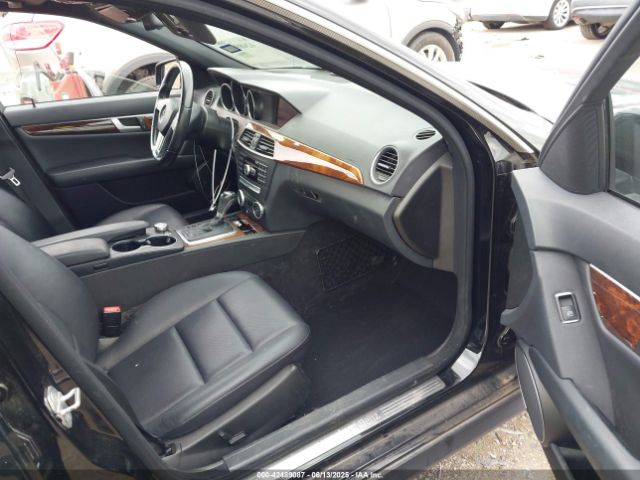 2012 MERCEDES-BENZ C 300 WDDGF8BB9CR208314 Photo 4