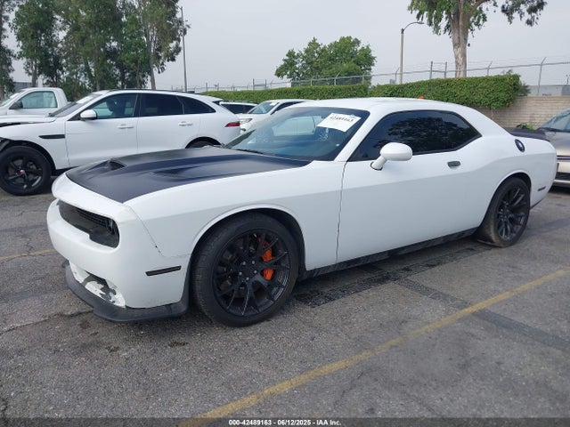 Dodge Challenger 2018 2C3CDZC94JH116027 Image 2