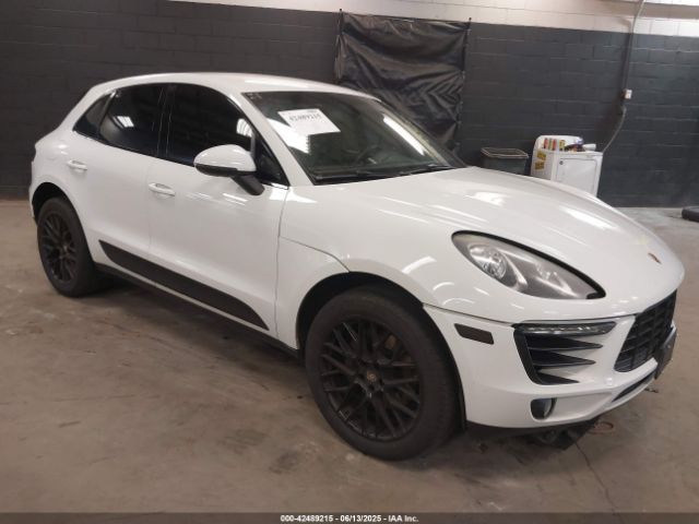 2016 PORSCHE MACAN WP1AB2A5XGLB43792 Photo 0