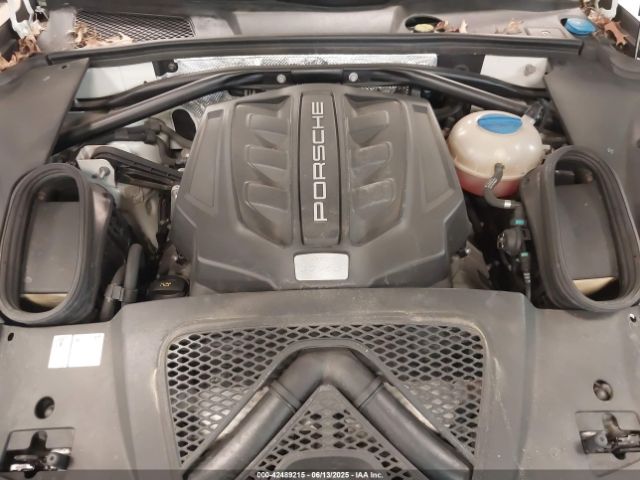 2016 PORSCHE MACAN WP1AB2A5XGLB43792 Photo 9