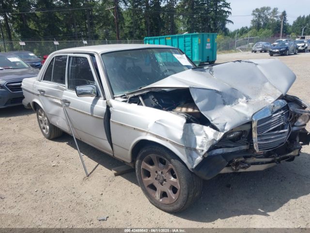 1983 MERCEDES-BENZ 300 WDBAB33A0DB035635