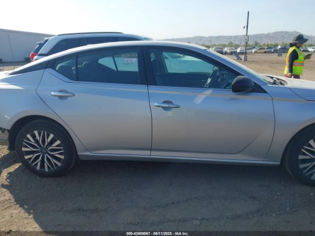 1N4BL4DV7RN327126 Nissan Altima Sv Fwd