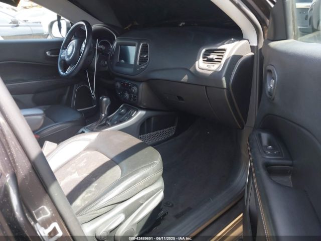 3C4NJDBB8KT729491 Jeep 2019