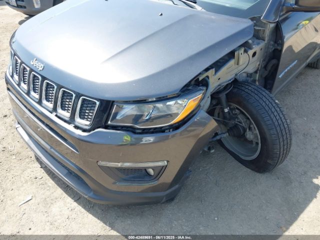 3C4NJDBB8KT729491 Jeep 2019