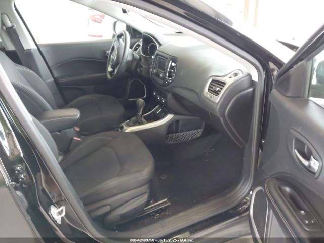 3C4NJCAB9JT345343 Jeep 2018