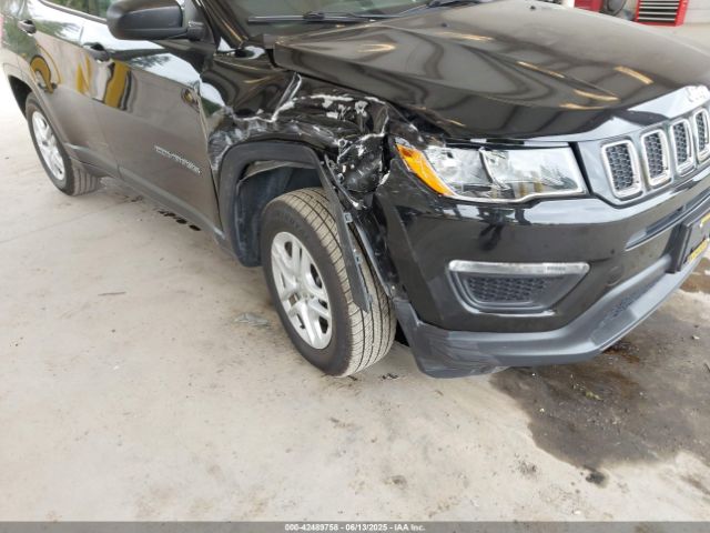 3C4NJCAB9JT345343 Jeep 2018