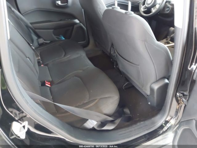 3C4NJCAB9JT345343 Jeep 2018